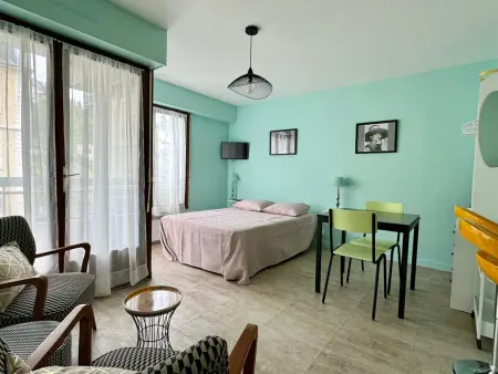 Location appartement à Aix les Bains, Studio lumineux et fonctionnel à Aix-les-Bains, animaux admis