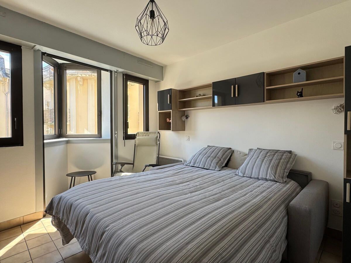 Studio hypercentre Aix-les-Bains avec parking privé - Photo 1