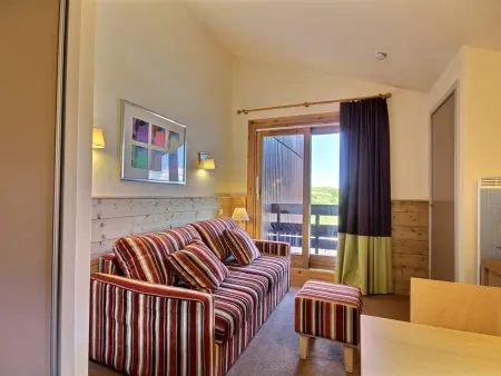 Studio-cabine 4 pers avec balcon, 50 m des pistes : photo 2