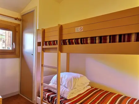 Studio-cabine 4 pers avec balcon, 50 m des pistes : photo 6