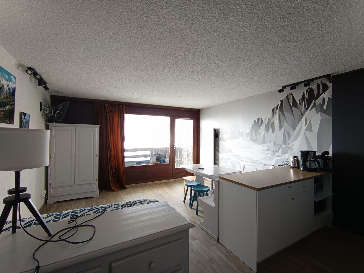 Appartement rénové 38m² balcon plein sud, vue pistes - Photo 3