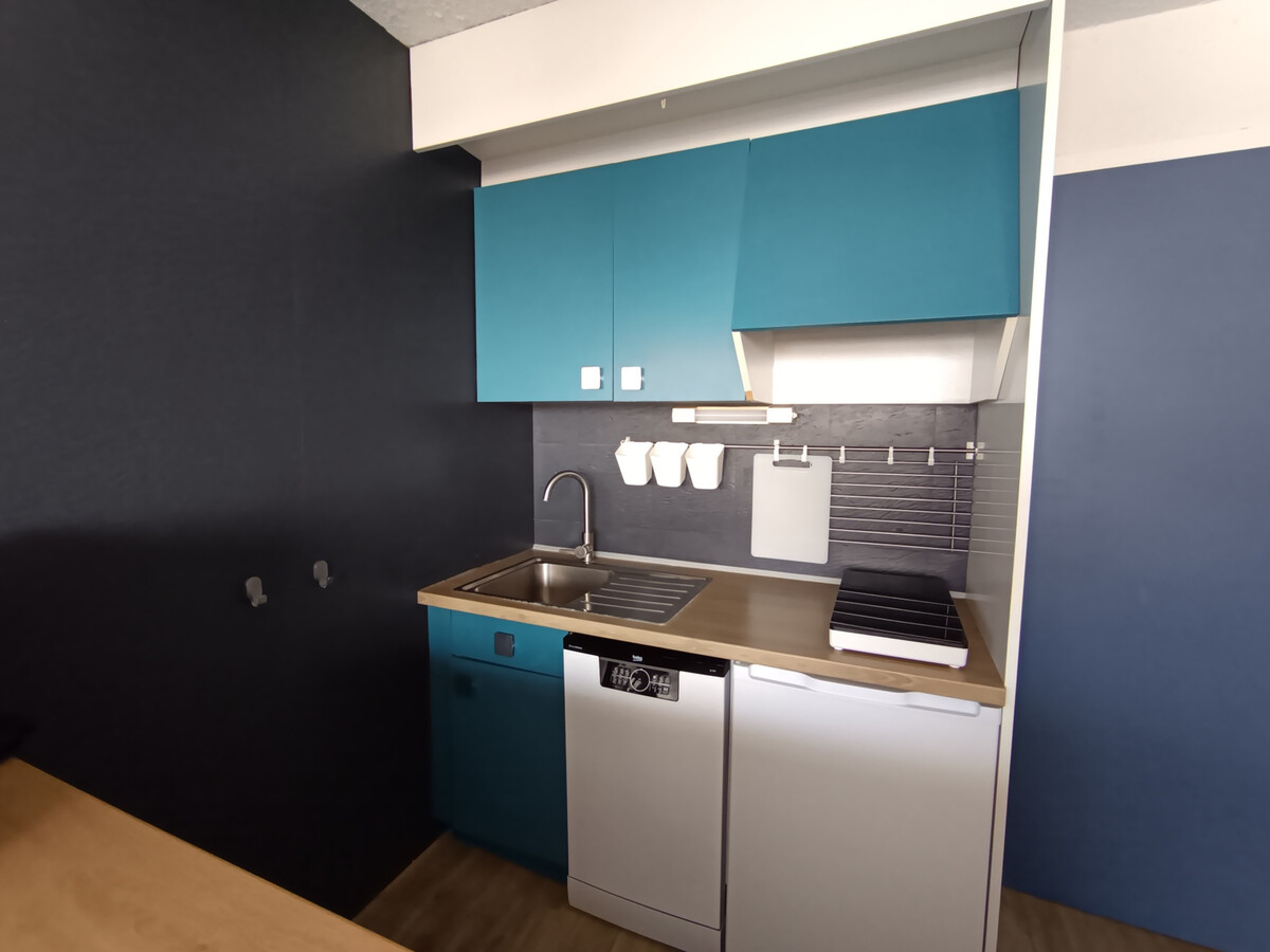 Appartement rénové 38m² balcon plein sud, vue pistes - Photo 4