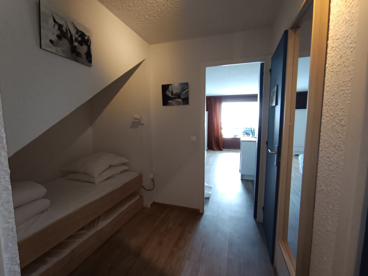 Appartement rénové 38m² balcon plein sud, vue pistes - Photo 6