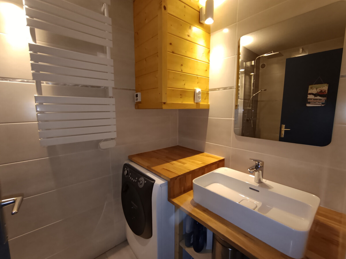Appartement rénové 38m² balcon plein sud, vue pistes - Photo 7