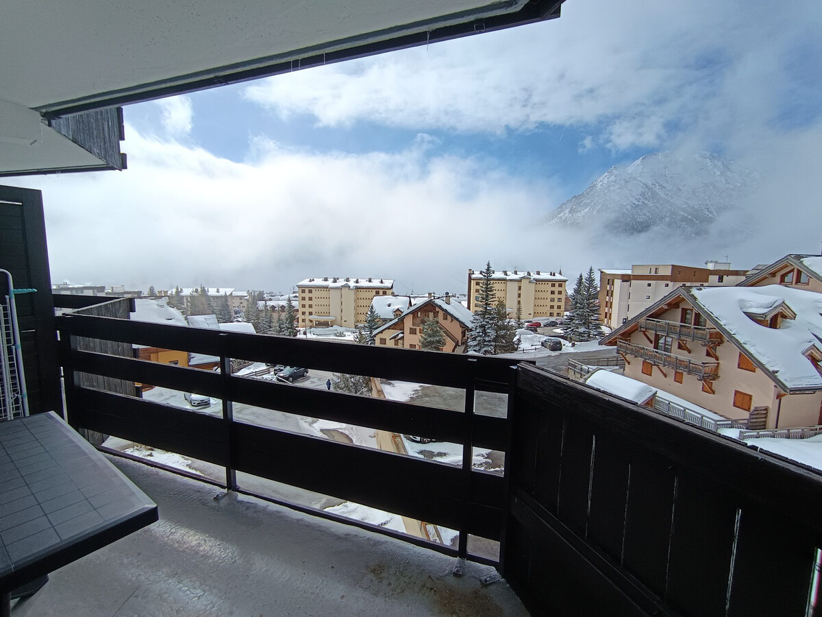 Appartement rénové 38m² balcon plein sud, vue pistes - Photo 10