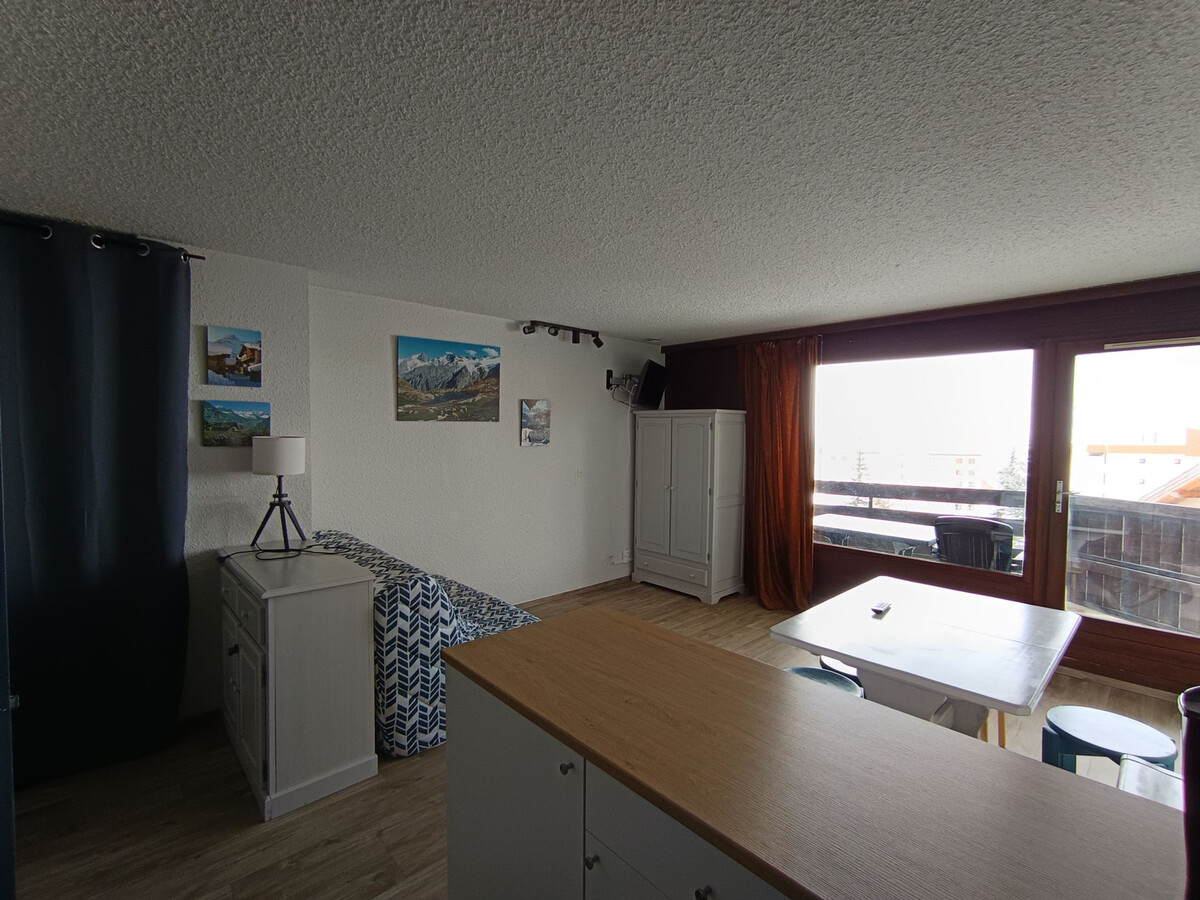 Appartement rénové 38m² balcon plein sud, vue pistes - Photo 11