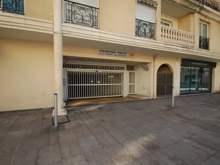 Appartement 2P centre-ville Menton, terrasse et parking : photo 15