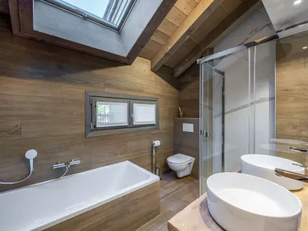 Duplex avec hammam et voiturette électrique à Méribel, 4 chambres : photo 6