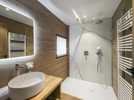 Duplex avec hammam et voiturette électrique à Méribel, 4 chambres : photo 8