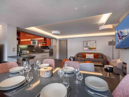 Appartement moderne avec cheminée, parking et Wi-Fi, Courchevel : photo 4