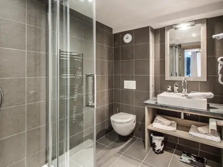 Appartement moderne avec cheminée, parking et Wi-Fi, Courchevel : photo 10