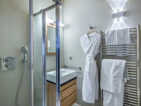 Superbe appartement T5 spacieux avec parking à Courchevel Moriond : photo 7