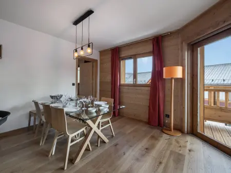 Appartement spacieux à Courchevel avec parking et animaux admis : photo 2