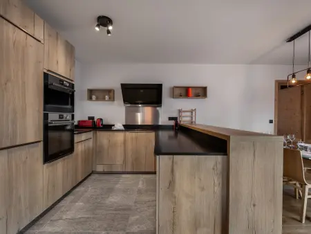 Appartement spacieux à Courchevel avec parking et animaux admis : photo 3