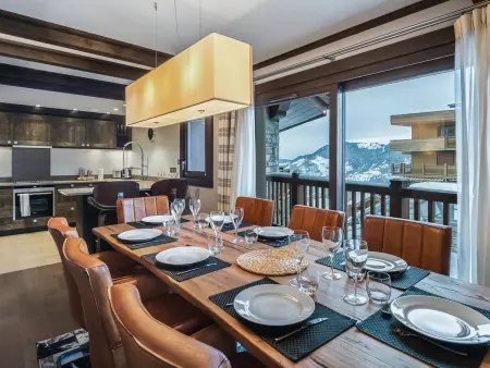 Chic appartement central avec cheminée et parking à Courchevel : photo 3
