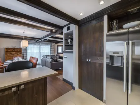 Chic appartement central avec cheminée et parking à Courchevel : photo 7
