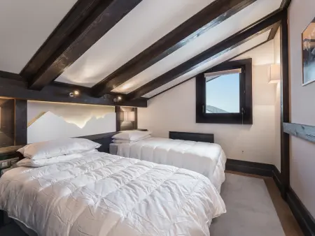 Chic appartement central avec cheminée et parking à Courchevel : photo 11