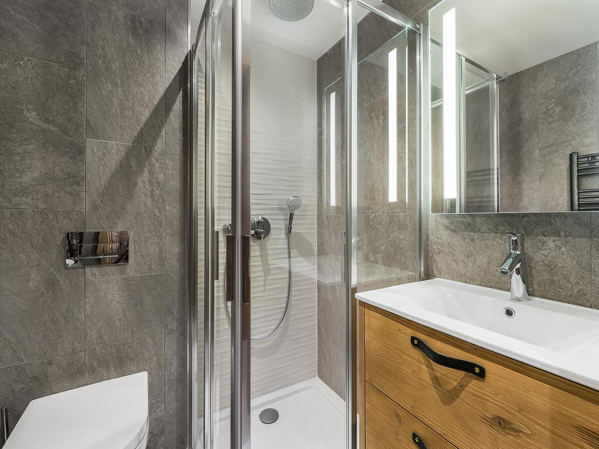 Appartement 5 pièces Val-d'Isère, cheminée et casier à skis - Photo 9