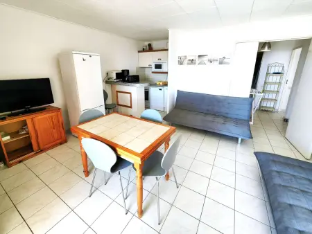 T3 vue mer à 15m de la plage, piscine résidence : photo 2