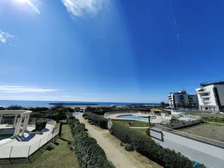 T3 vue mer à 15m de la plage, piscine résidence : photo 18