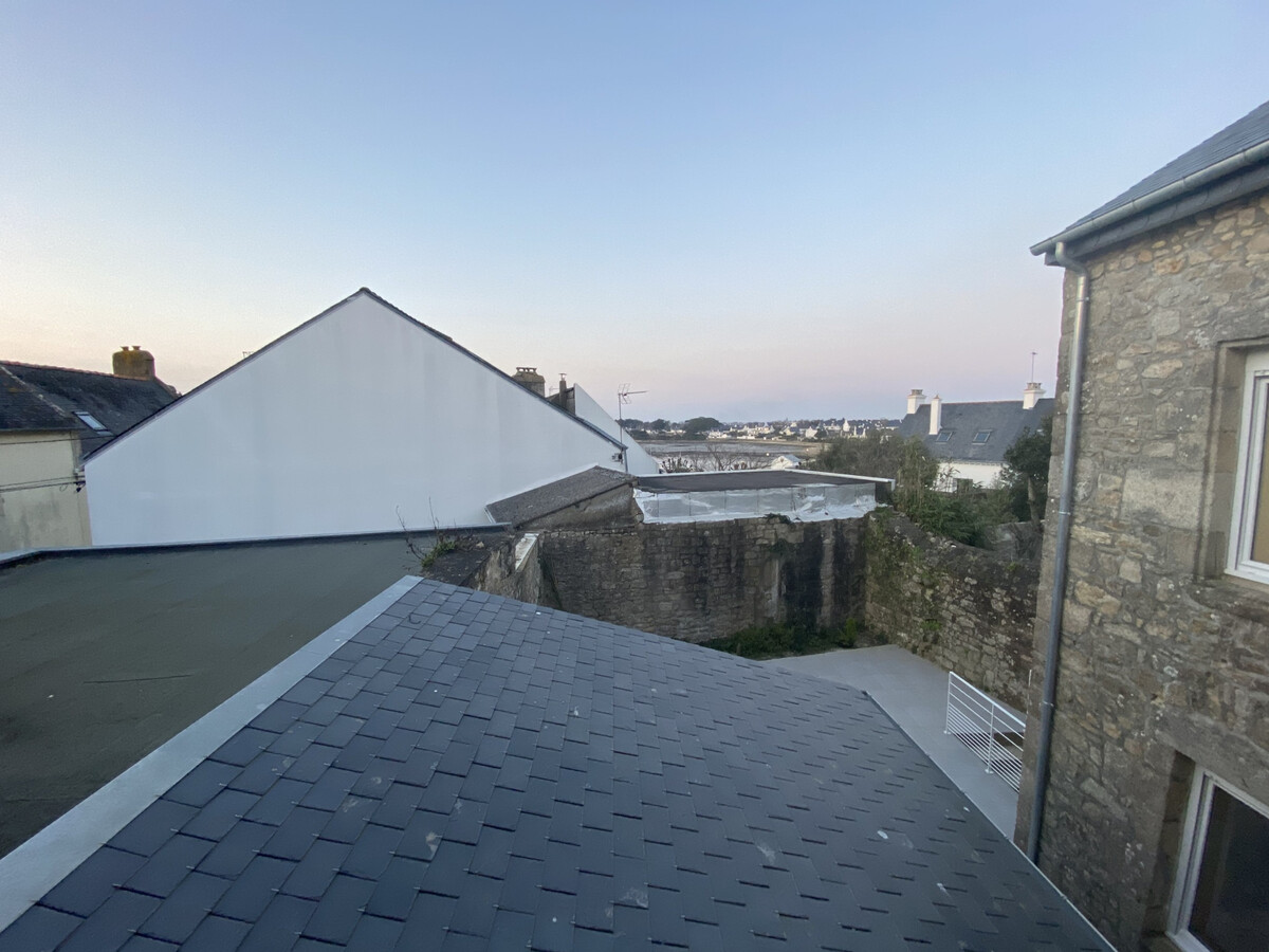 Duplex T3 à 150m des criques, au pied du bourg - Photo 11