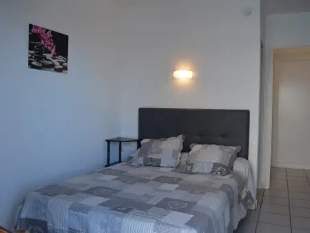 Studio 4 pers climatisé, balcon vue mer, parking : photo 5