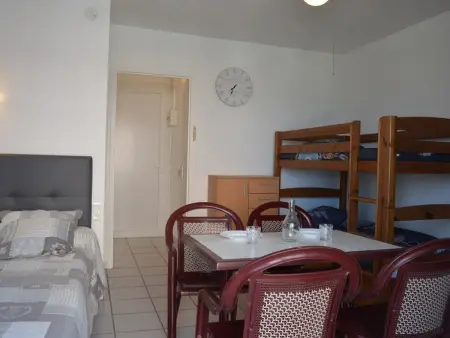 Studio 4 pers climatisé, balcon vue mer, parking : photo 13