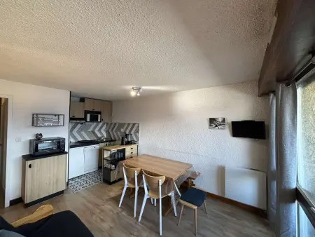 Location appartement à Auris, Studio cabine rénové, 150m pistes - Auris en Oisans