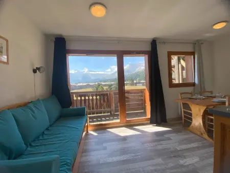 Appartement avec balcon plein sud au Dévoluy, pistes à 200 m : photo 2