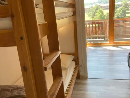 Appartement avec balcon plein sud au Dévoluy, pistes à 200 m : photo 9