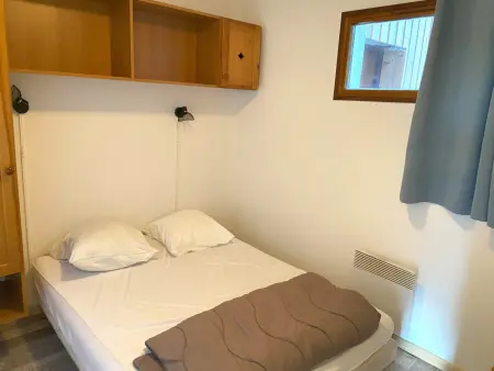 Appartement avec balcon plein sud au Dévoluy, pistes à 200 m : photo 11