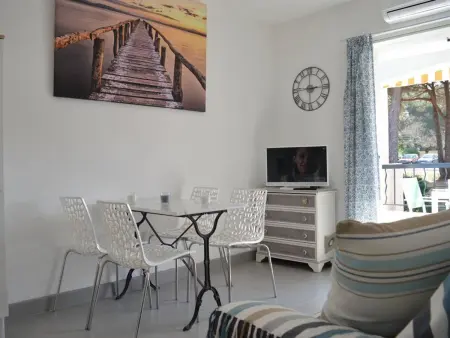 Confortable Appartement 4 Couchages Proche Plage à Sainte-Maxime : photo 2