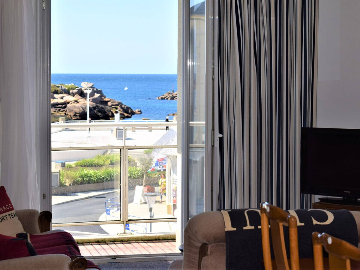 Appartement vue mer avec balcon à Trégastel - Photo 2