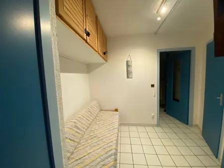 T2 climatisé avec cabine et parking privé au Barcarès, 4 pers. : photo 9