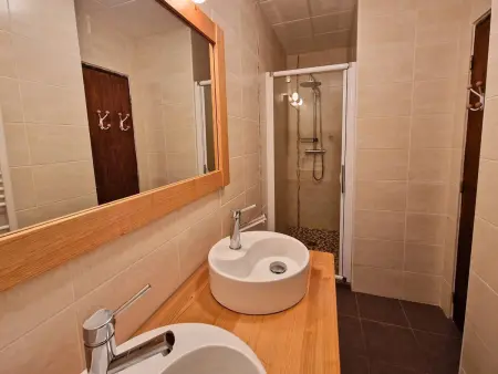 Appartement cosy 7 pers avec balcon, WiFi, parking et animaux admis à Saint-Michel-de-Chaillol : photo 8