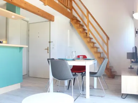 Location appartement à La Rochelle, Duplex lumineux à La Rochelle – Balcon & Parking