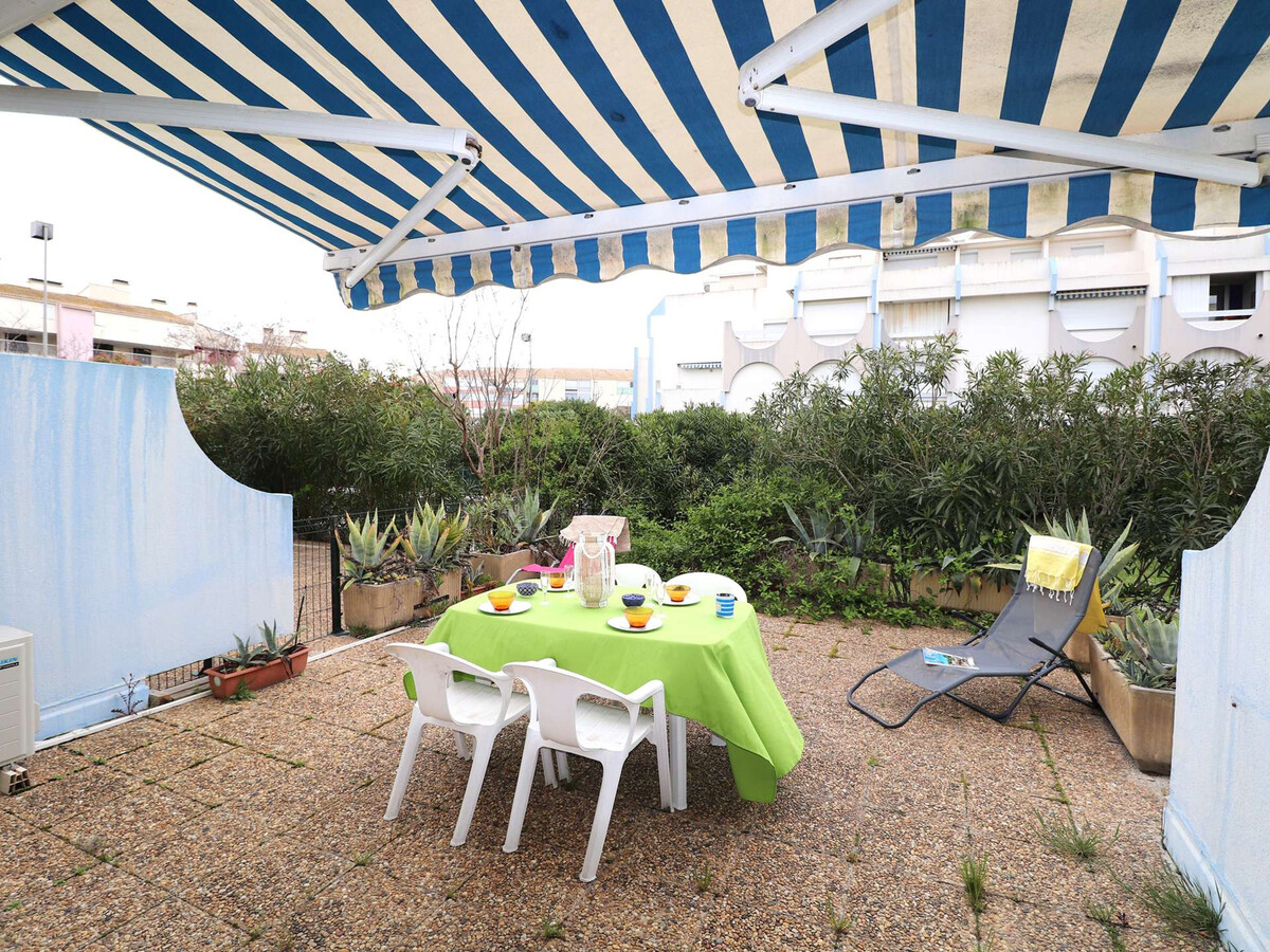2P cabine climatisé, terrasse 35m², piscines au Grau-du-Roi - Photo 1
