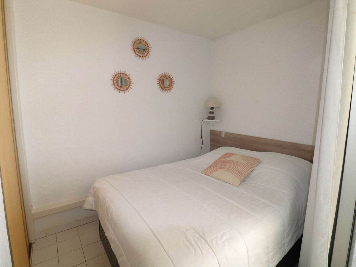 2P cabine climatisé, terrasse 35m², piscines au Grau-du-Roi - Photo 5