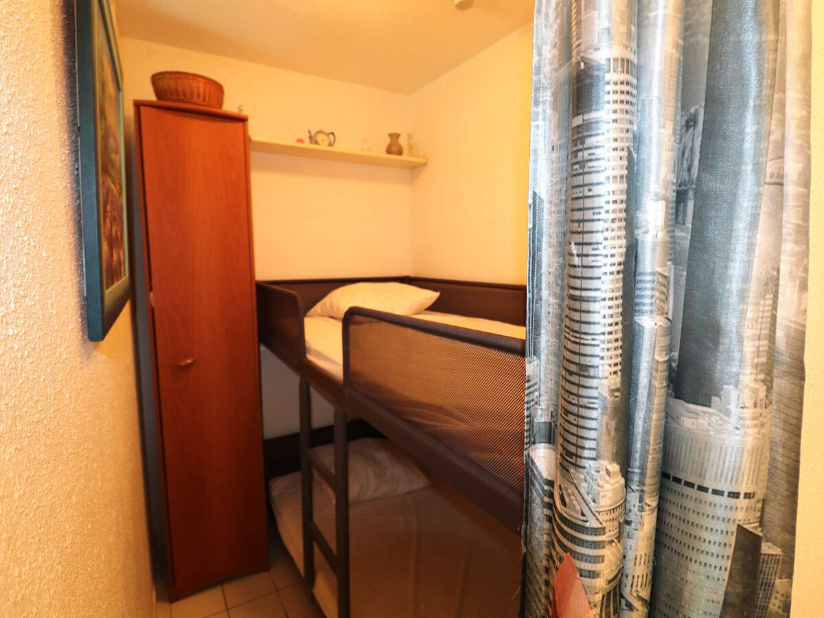 2P cabine climatisé, terrasse 35m², piscines au Grau-du-Roi - Photo 6
