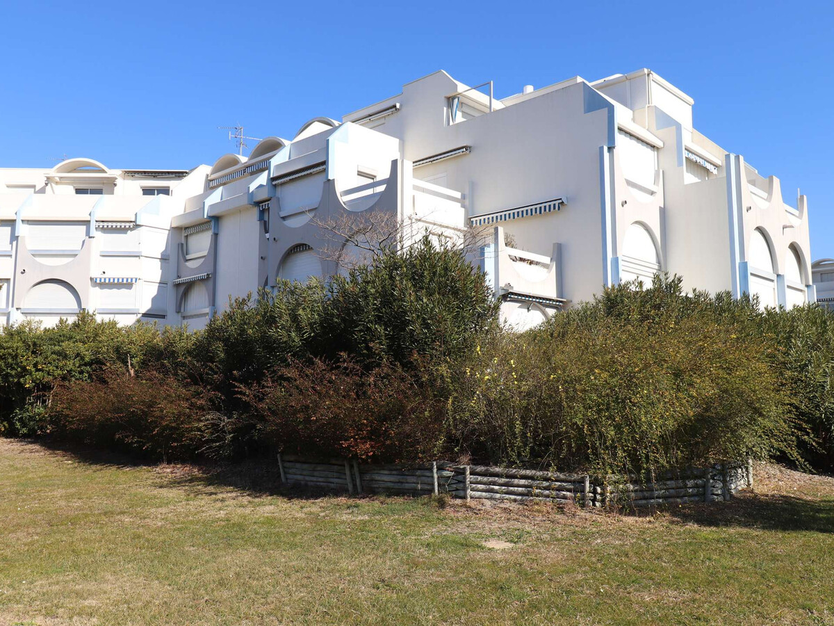 2P cabine climatisé, terrasse 35m², piscines au Grau-du-Roi - Photo 13