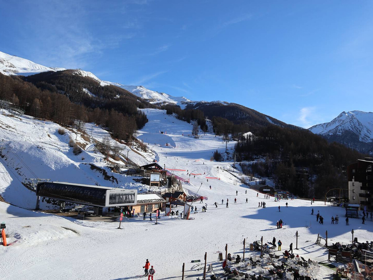 Studio 4 pers Les Orres, balcon Sud, départ skis pieds - Photo 10