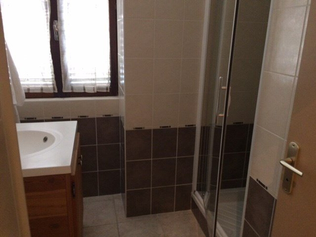 Appartement 3 pièces rénové, balcon montagne à Briançon - Photo 8
