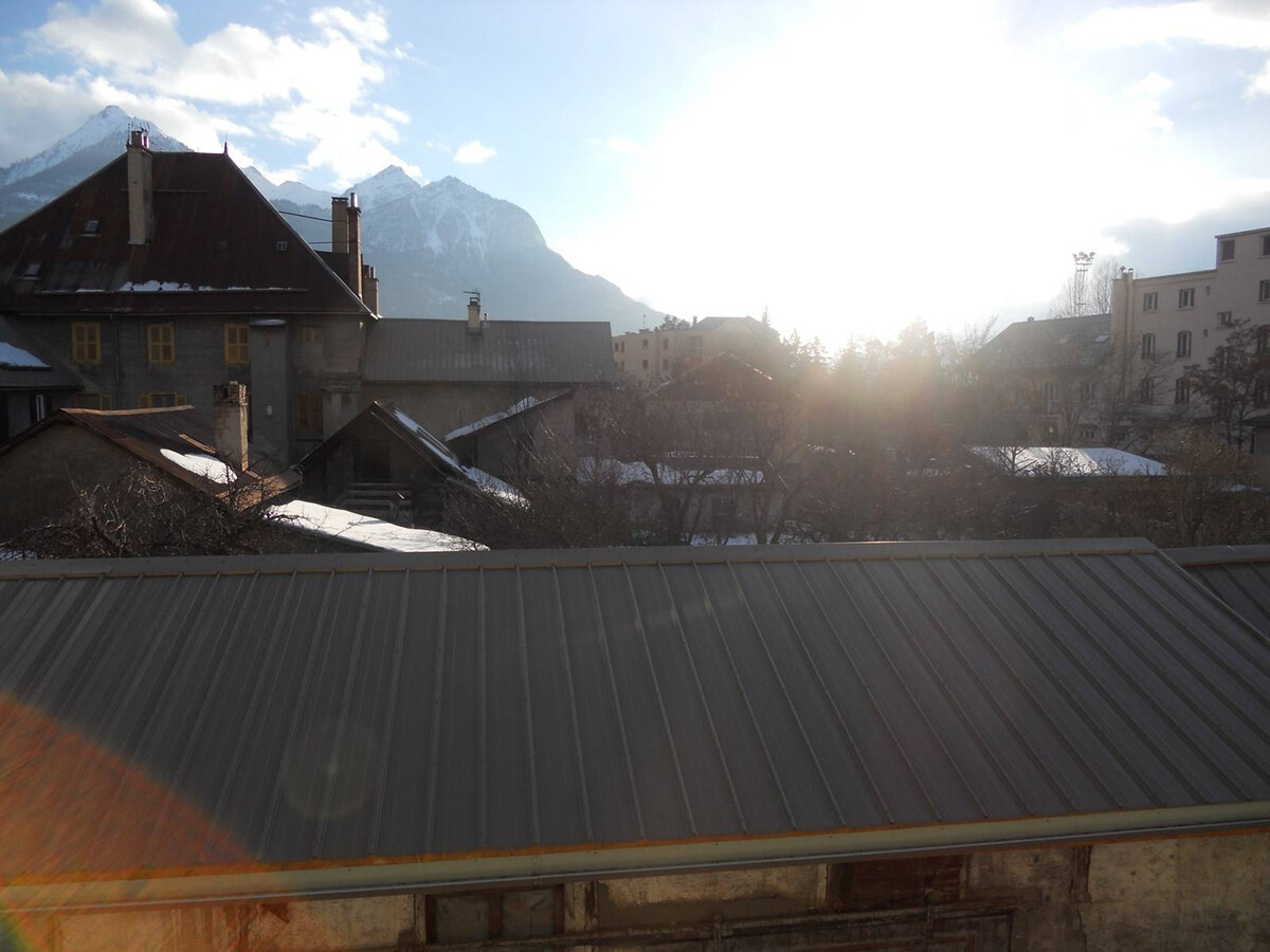 Appartement 3 pièces rénové, balcon montagne à Briançon - Photo 9