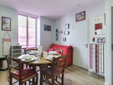 Location appartement à Cauterets, Cauterets : Appartement cosy 4 pers, centre-ville, proche télécabine, parking ski inclus.