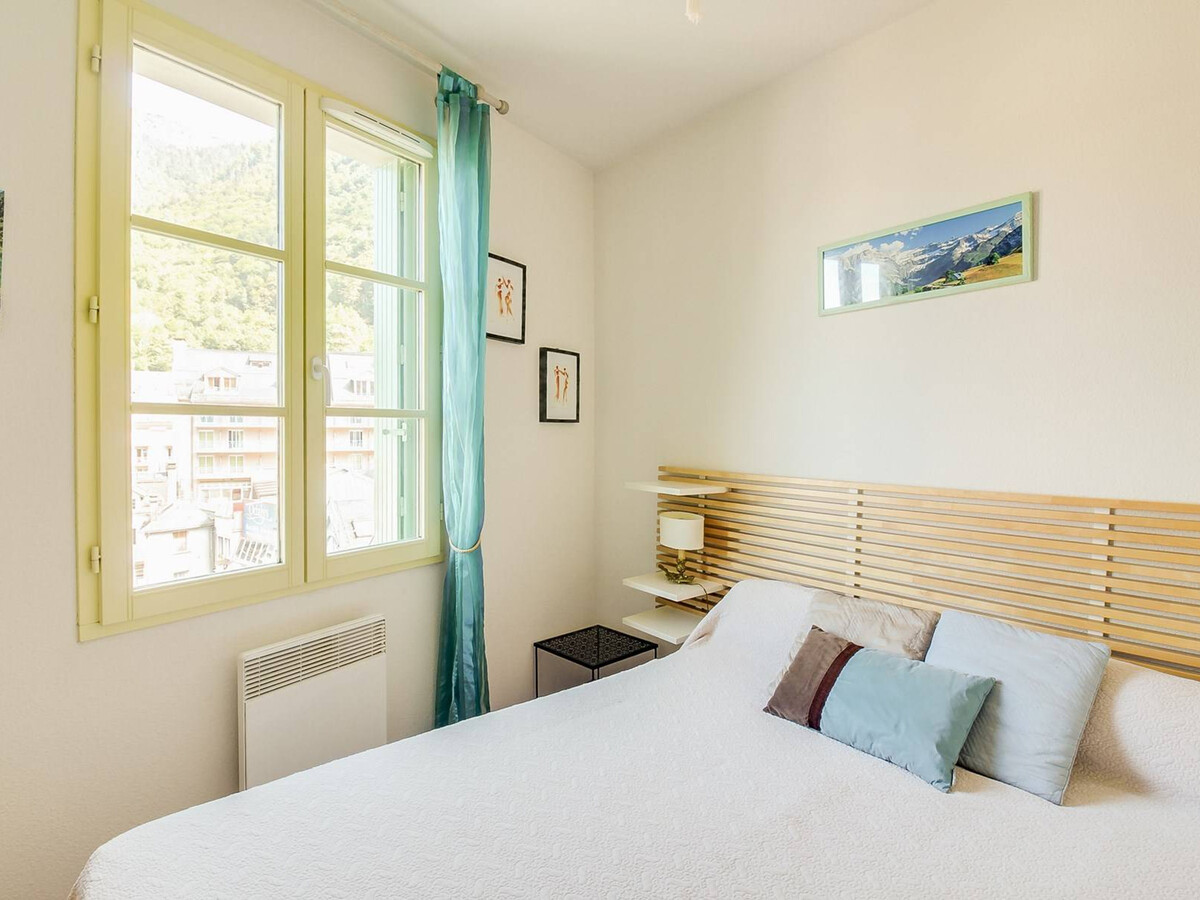 T2 cabine 6 pers, balcon EST, parking, centre Cauterets - Photo 4