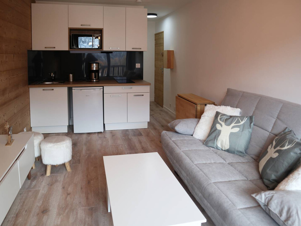 Studio rénové aux Orres, balcon sud, accès pistes - Photo 3