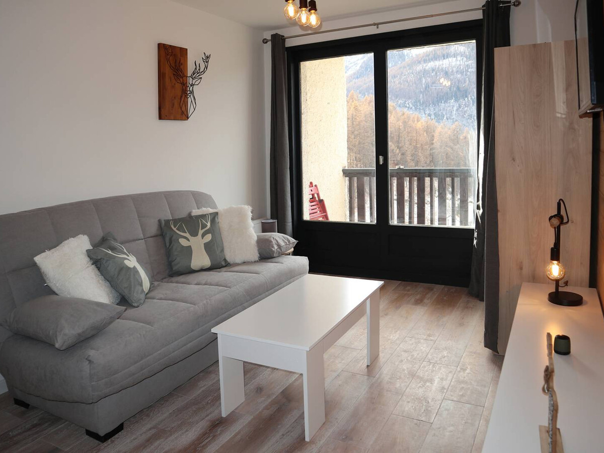 Studio rénové aux Orres, balcon sud, accès pistes - Photo 4