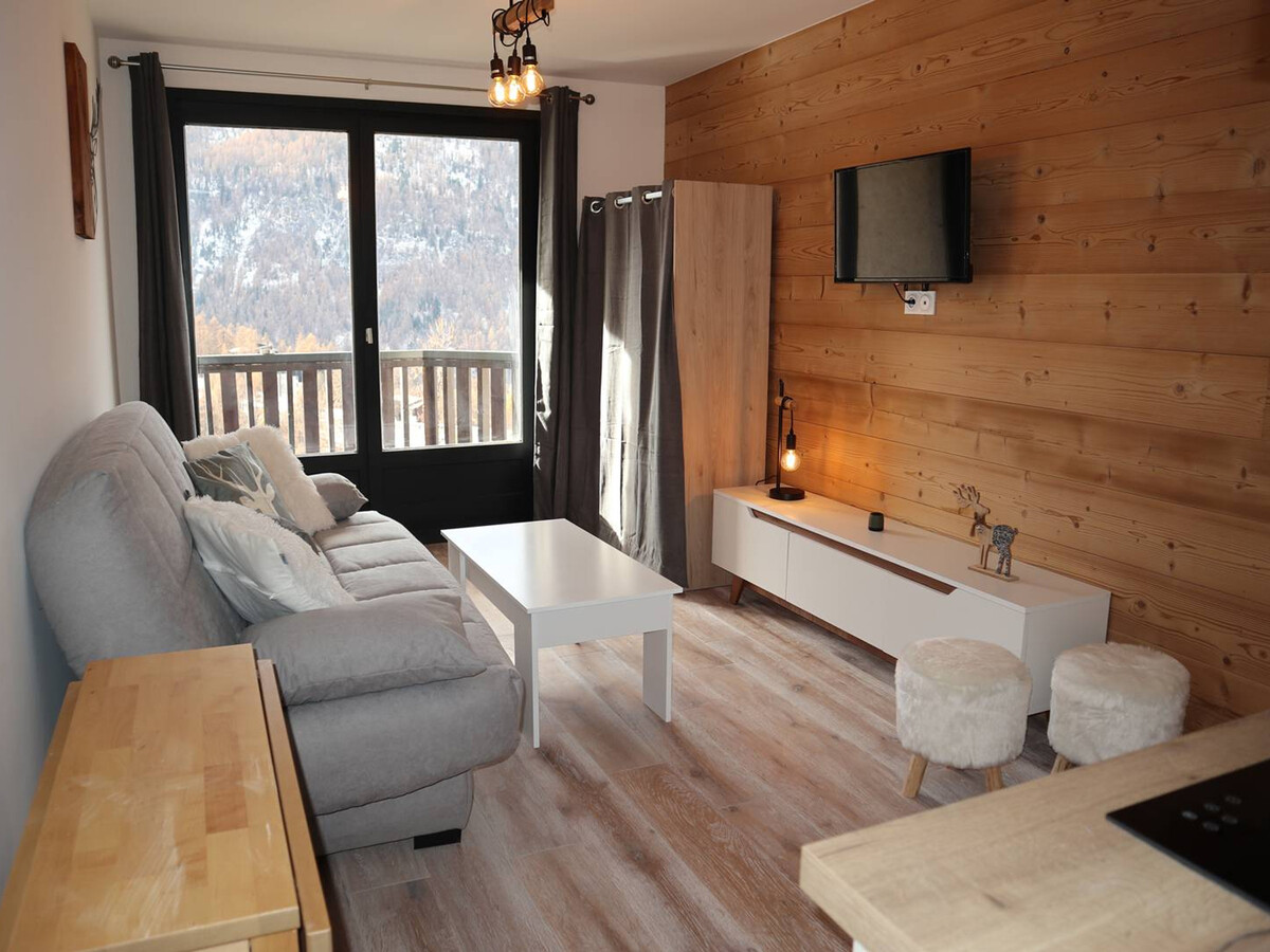 Studio rénové aux Orres, balcon sud, accès pistes - Photo 5