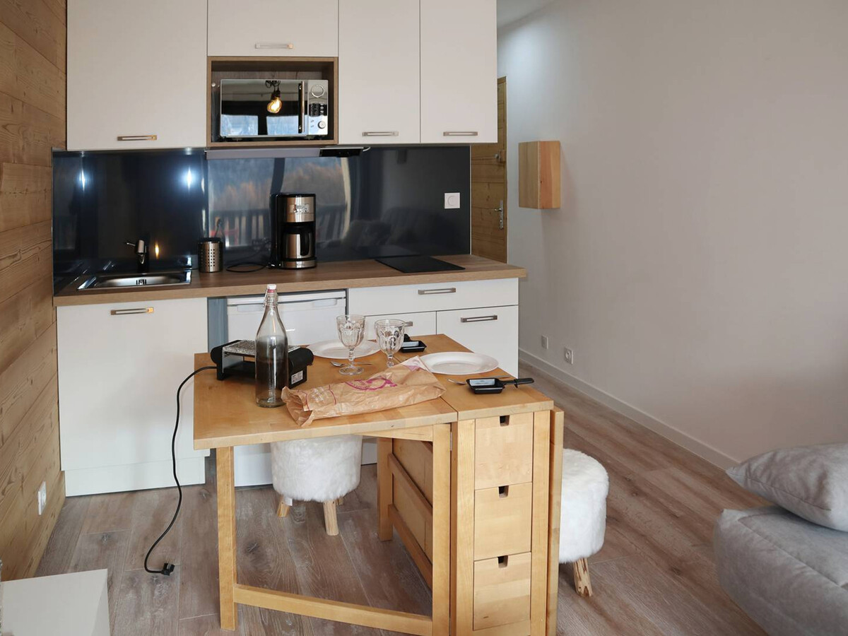 Studio rénové aux Orres, balcon sud, accès pistes - Photo 6