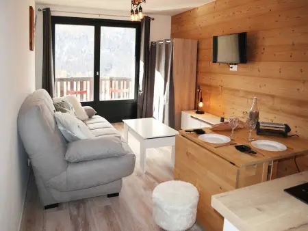Location appartement à Les Orres, Studio rénové pour 2 pers, cœur de station, accès pistes, balcon sud